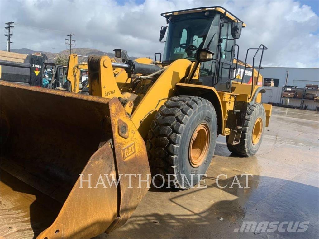 CAT 950M Iekrāvēji uz riteņiem