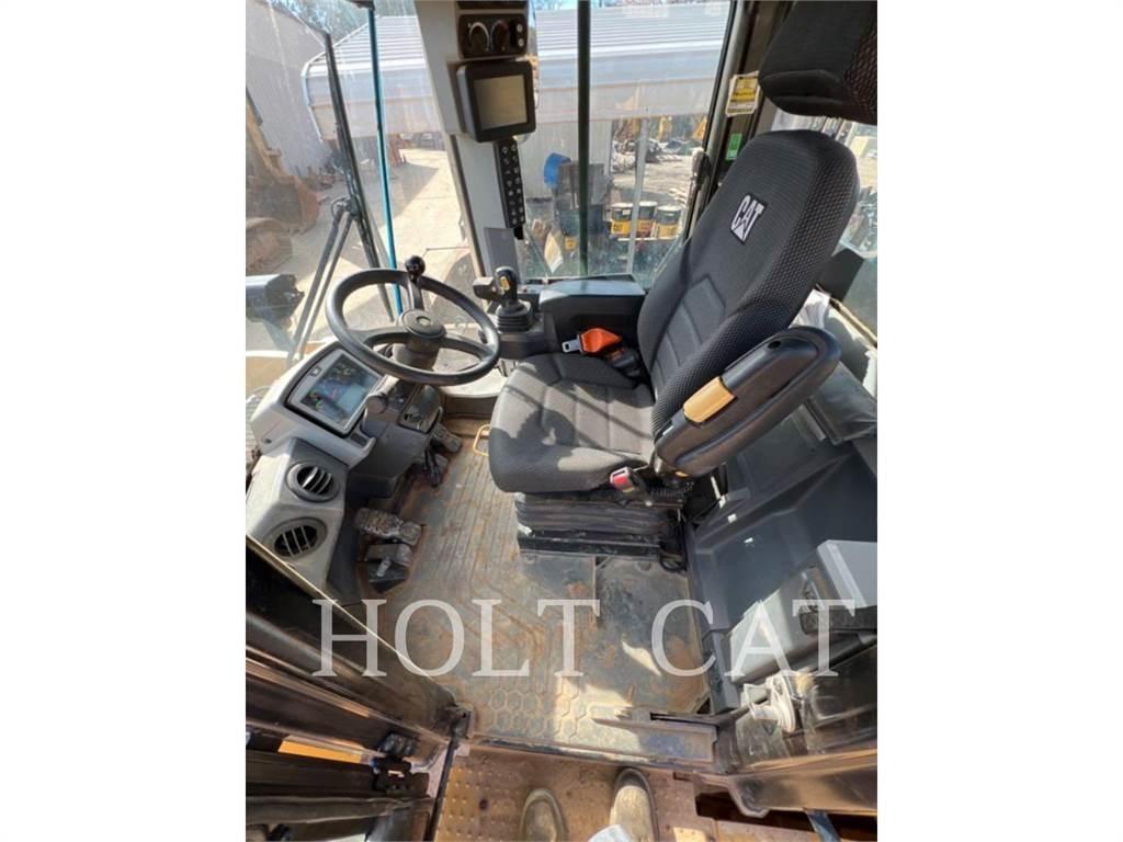 CAT 950M QC Iekrāvēji uz riteņiem