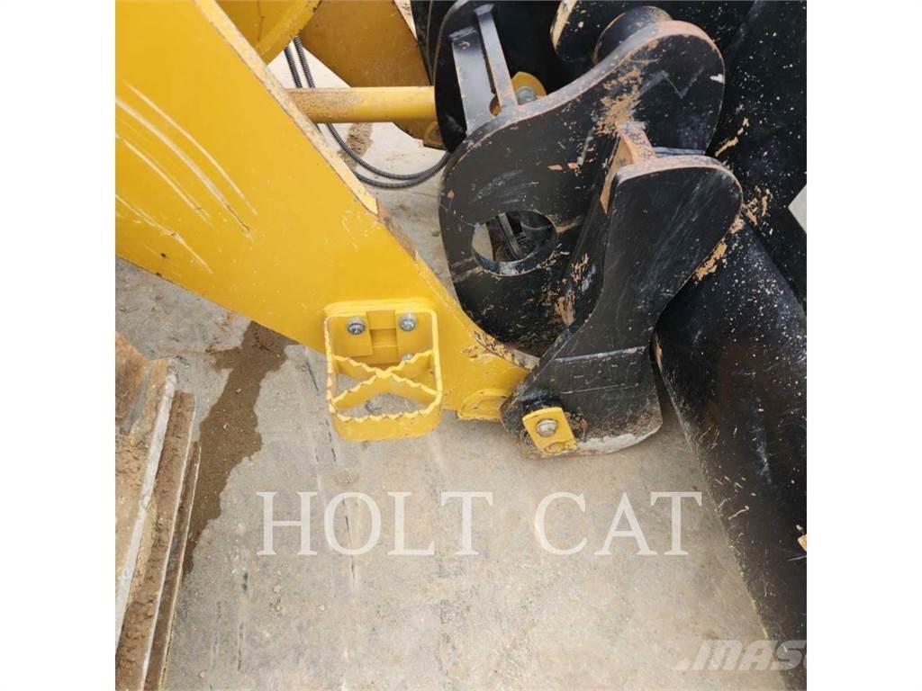 CAT 953 Kāpurķēžu iekrāvēji
