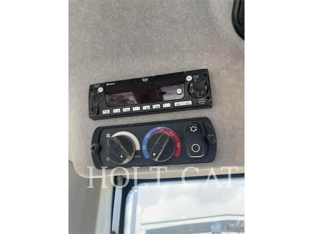 CAT 953 QC Kāpurķēžu iekrāvēji