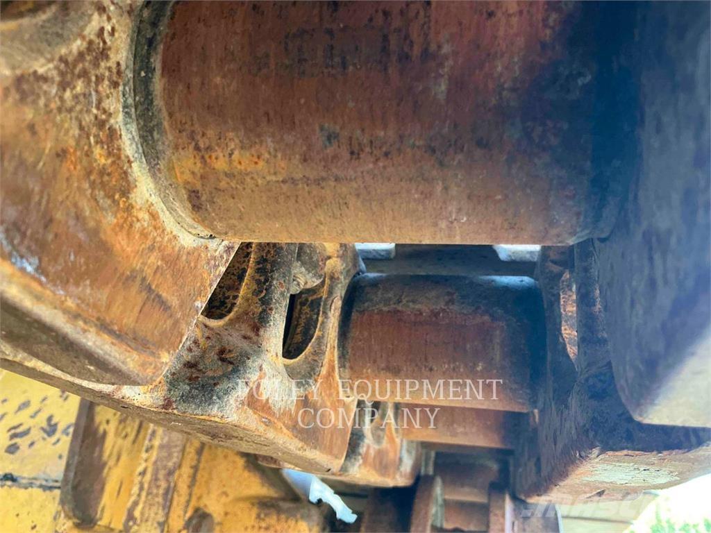 CAT 953C Kāpurķēžu iekrāvēji