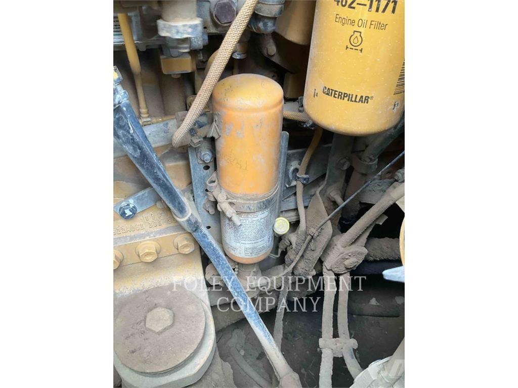 CAT 953D Kāpurķēžu iekrāvēji