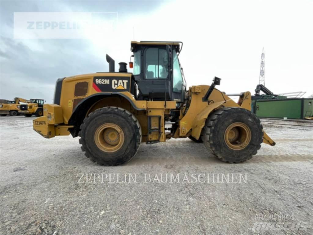 CAT 962M Iekrāvēji uz riteņiem
