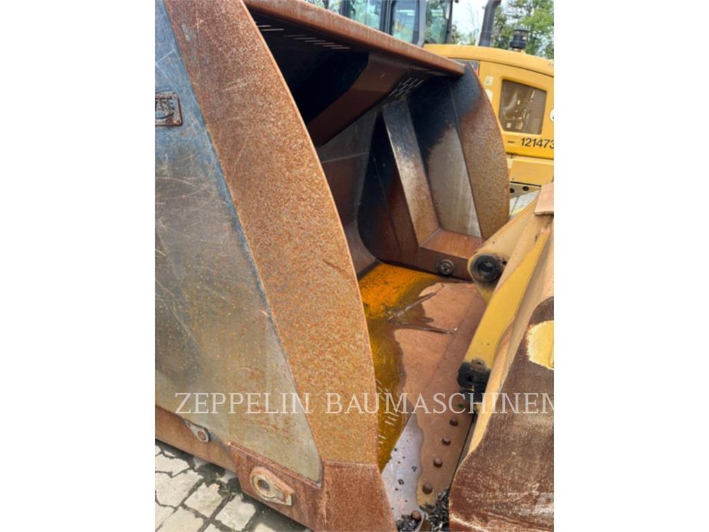 CAT 962M Iekrāvēji uz riteņiem