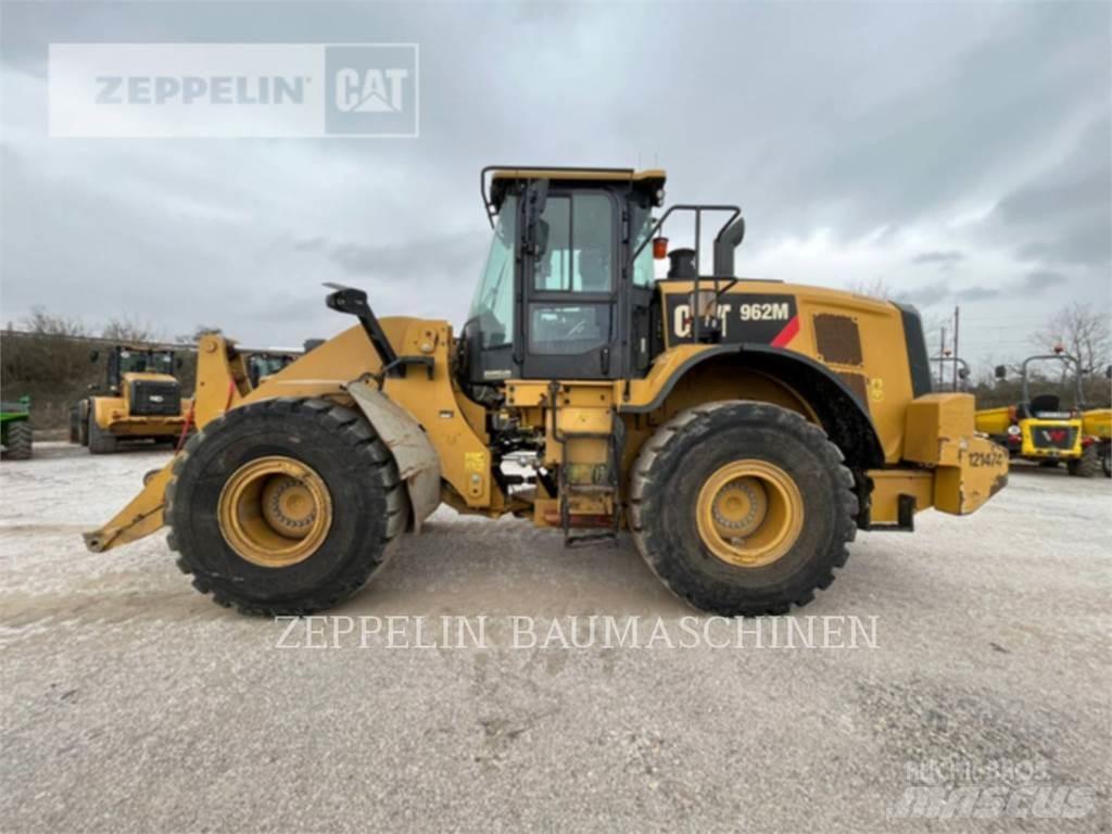 CAT 962M Iekrāvēji uz riteņiem