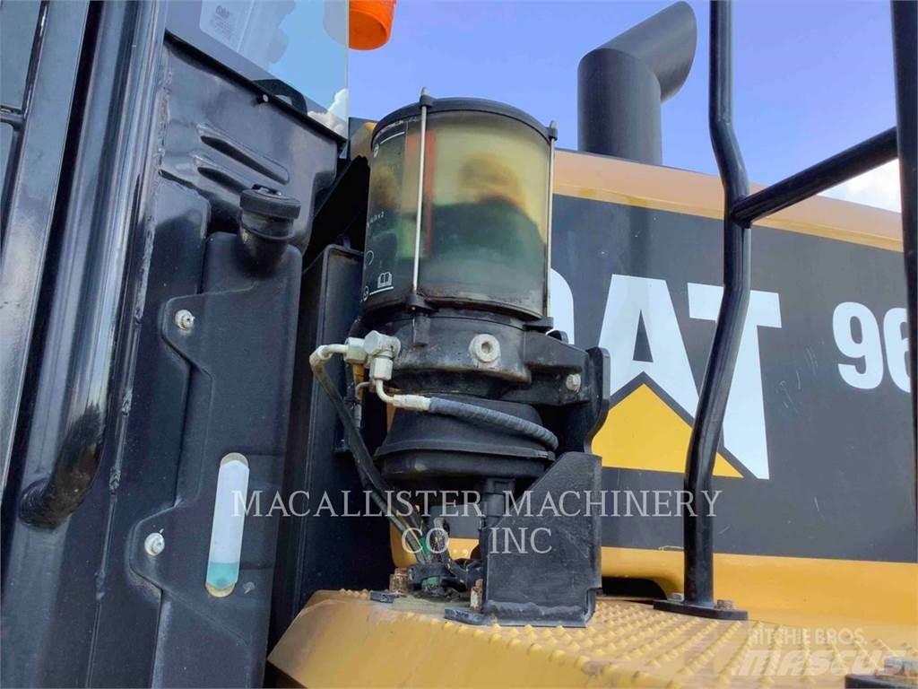 CAT 962M Iekrāvēji uz riteņiem