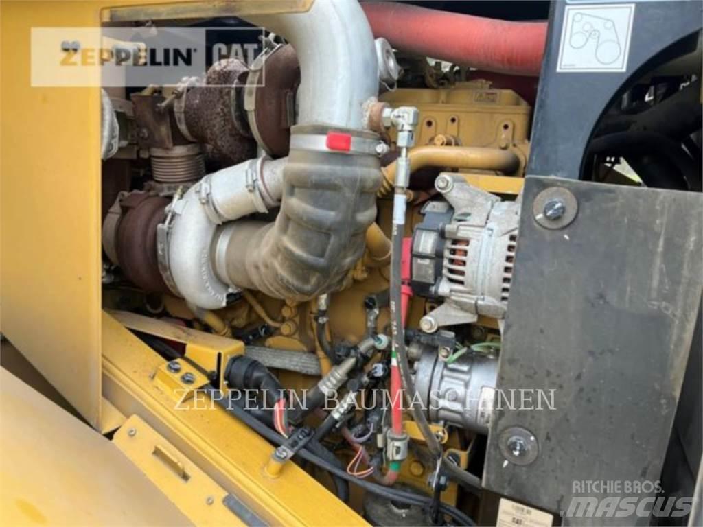 CAT 962M Iekrāvēji uz riteņiem