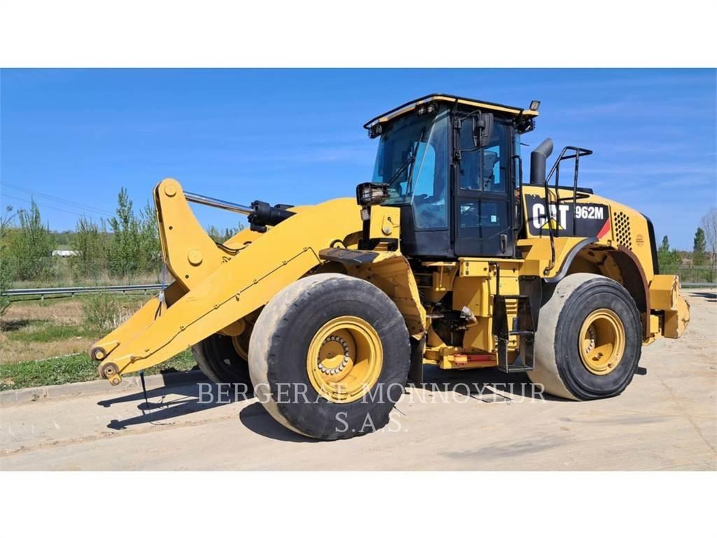 CAT 962M Iekrāvēji uz riteņiem