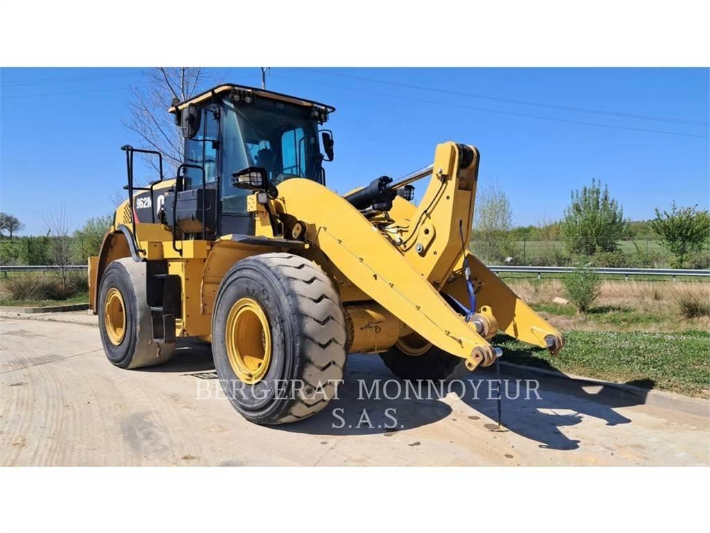 CAT 962M Iekrāvēji uz riteņiem