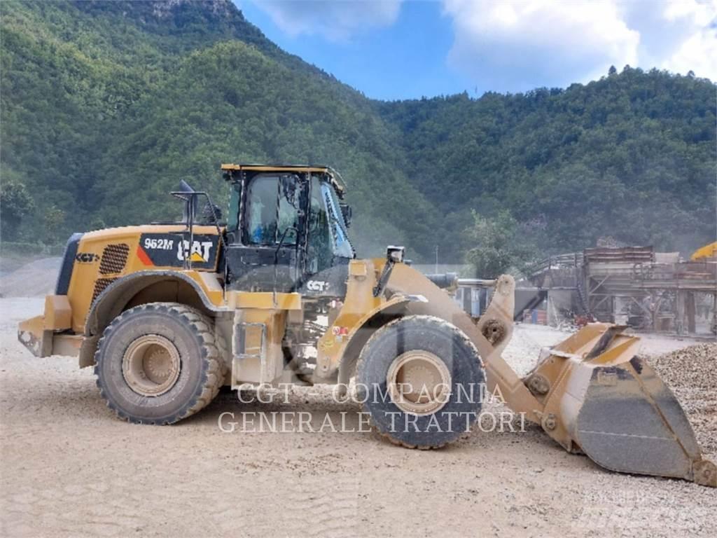 CAT 962M Iekrāvēji uz riteņiem