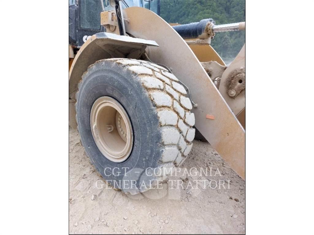 CAT 962M Iekrāvēji uz riteņiem