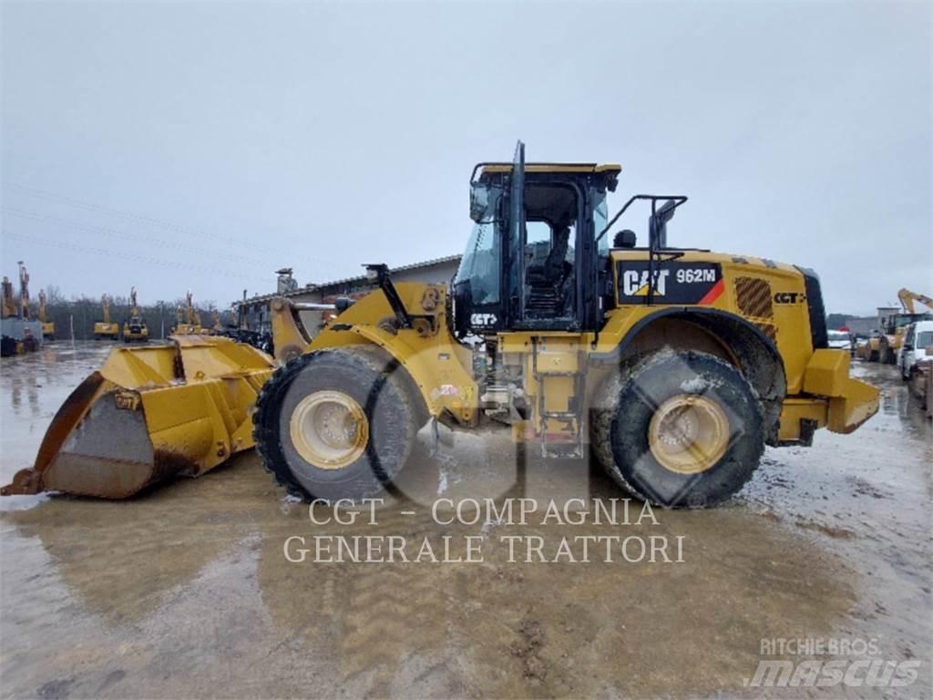 CAT 962M Iekrāvēji uz riteņiem