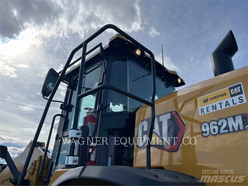CAT 962M Iekrāvēji uz riteņiem