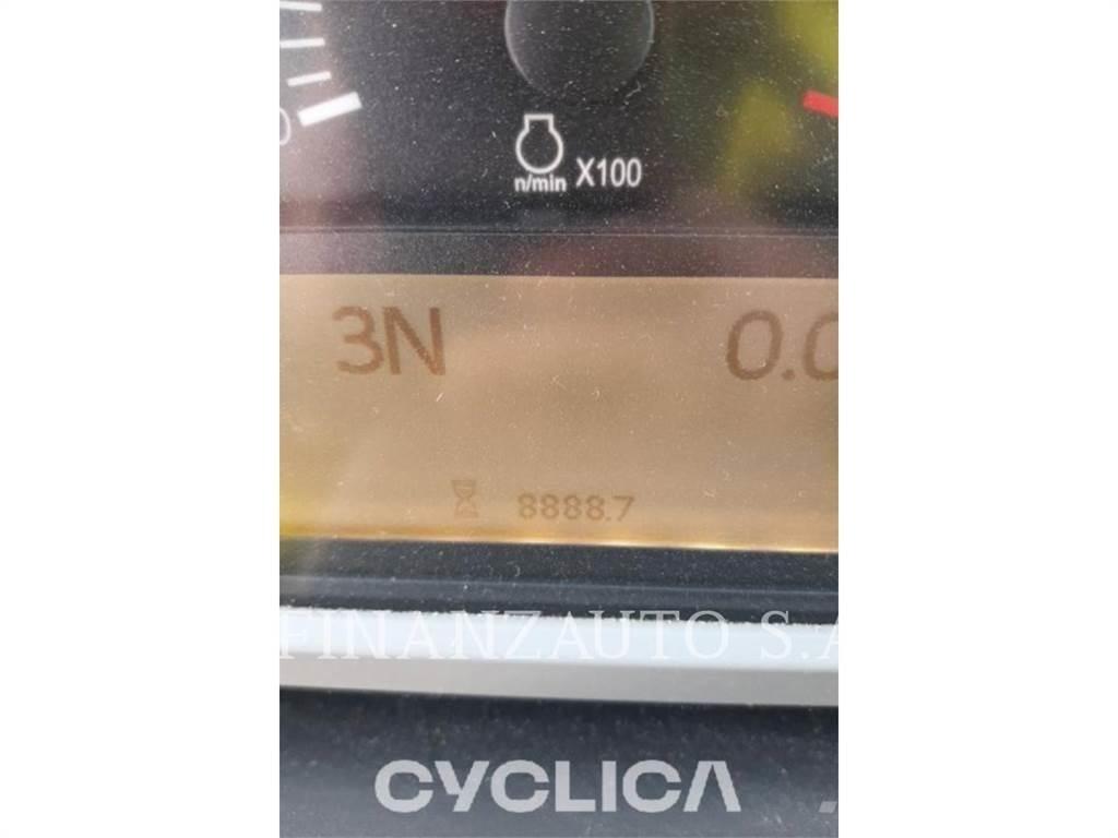 CAT 962M Iekrāvēji uz riteņiem