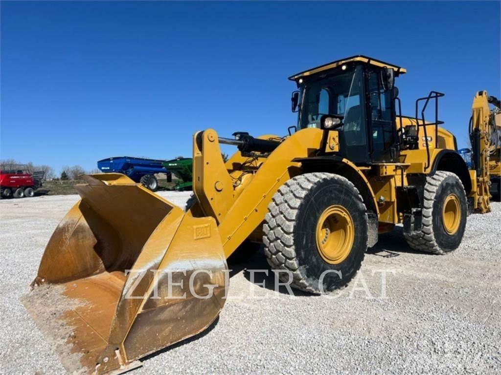 CAT 962M Iekrāvēji uz riteņiem