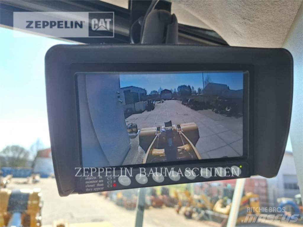 CAT 962M Iekrāvēji uz riteņiem
