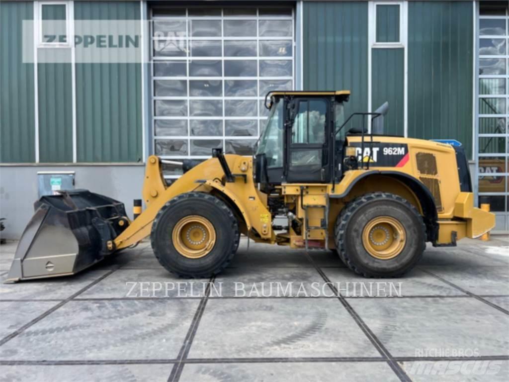 CAT 962M Iekrāvēji uz riteņiem