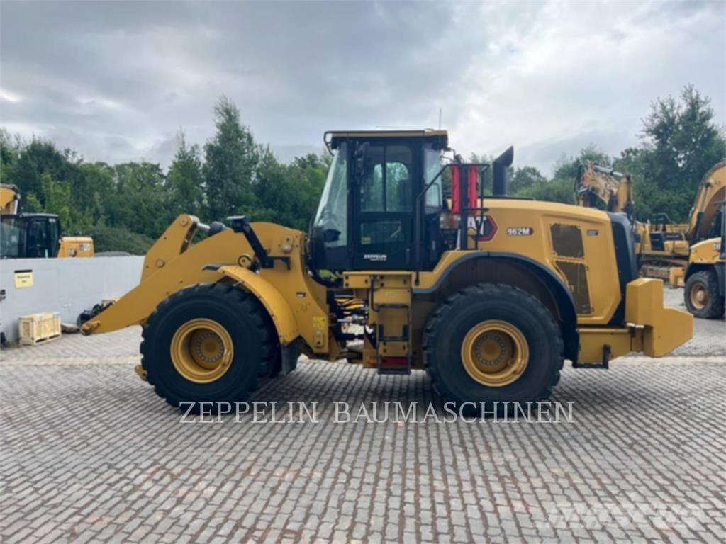 CAT 962M Iekrāvēji uz riteņiem