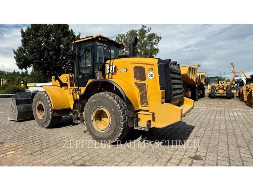 CAT 962M Iekrāvēji uz riteņiem