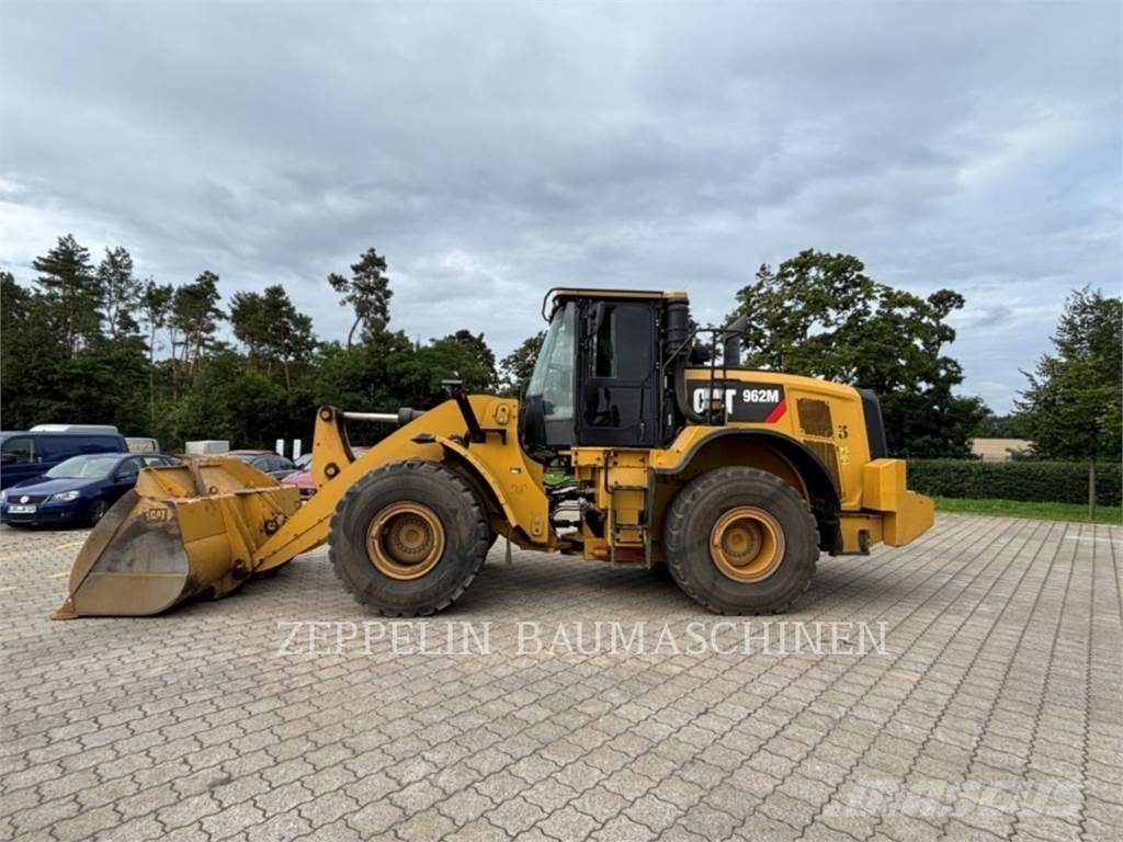 CAT 962M Iekrāvēji uz riteņiem