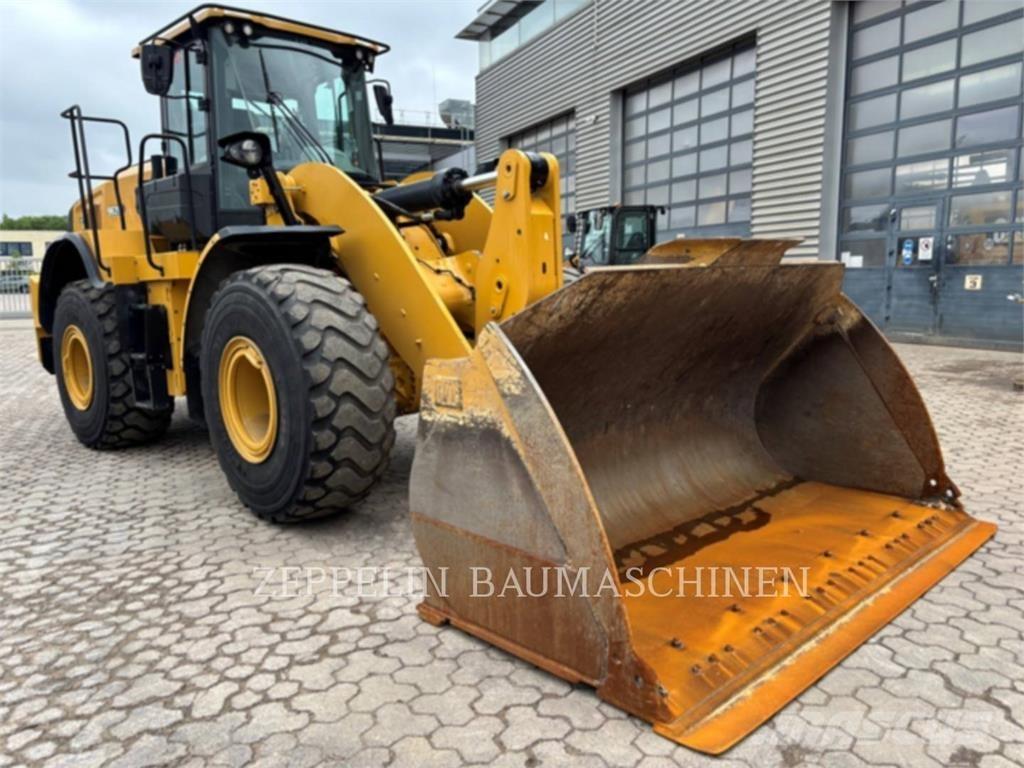 CAT 962M Iekrāvēji uz riteņiem