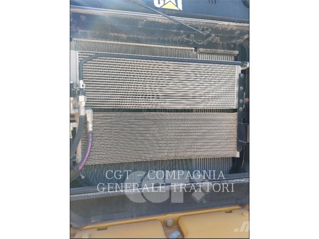 CAT 962M Iekrāvēji uz riteņiem