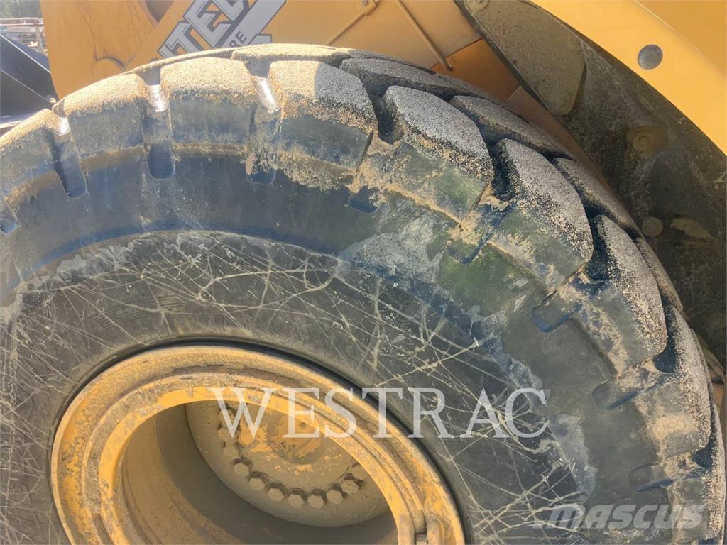 CAT 962M Iekrāvēji uz riteņiem