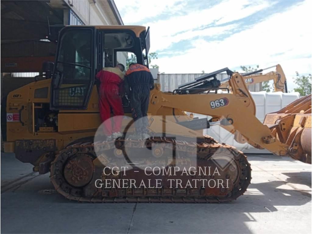 CAT 963 Kāpurķēžu iekrāvēji