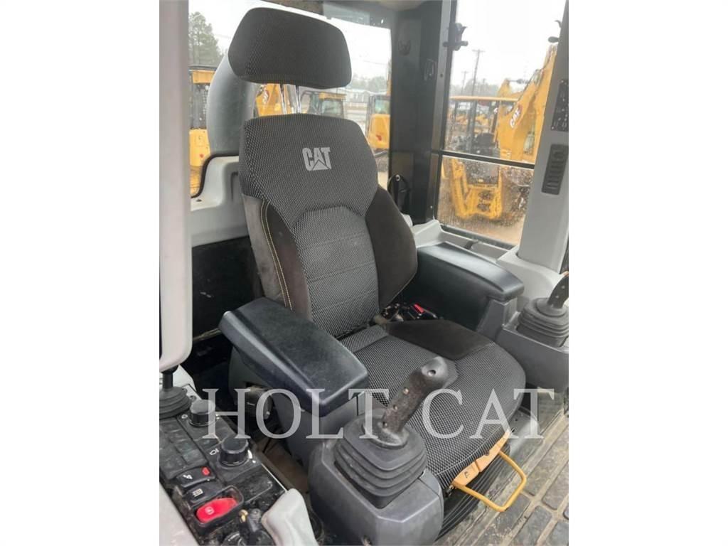 CAT 963 Iekrāvēji uz riteņiem