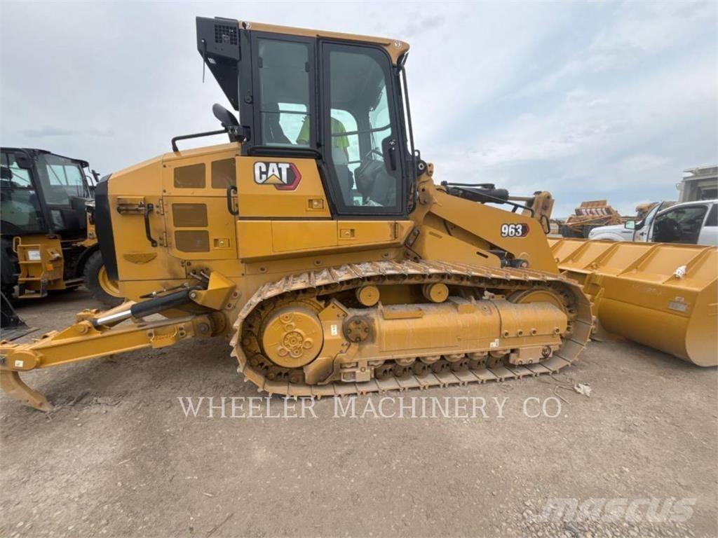 CAT 963 Kāpurķēžu iekrāvēji
