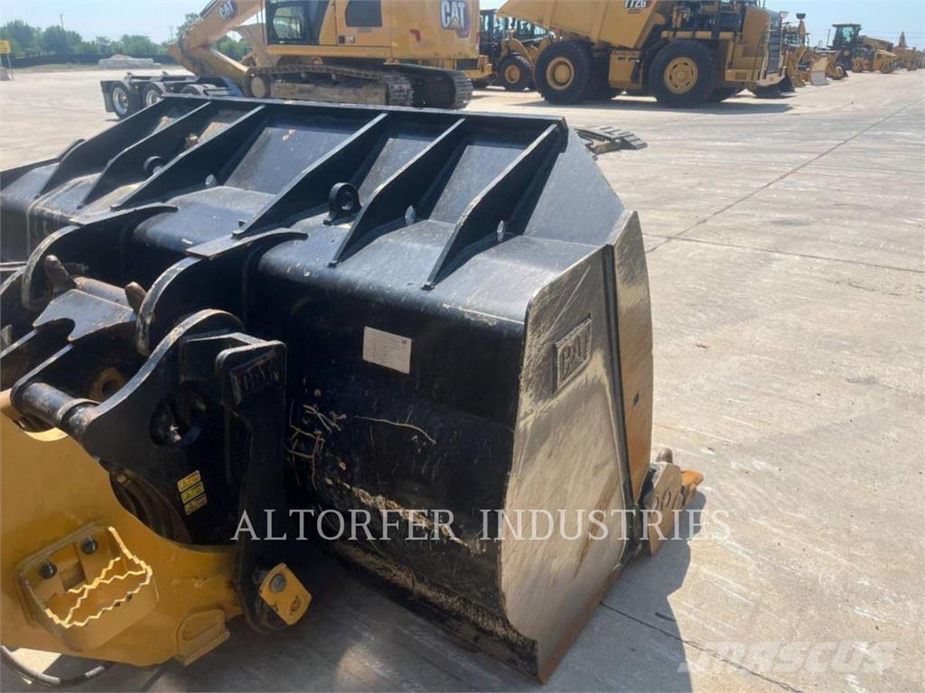 CAT 963-12 Kāpurķēžu iekrāvēji