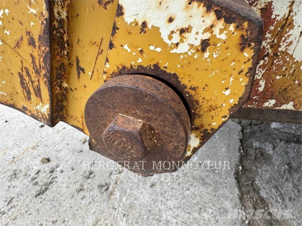 CAT 963C Kāpurķēžu iekrāvēji