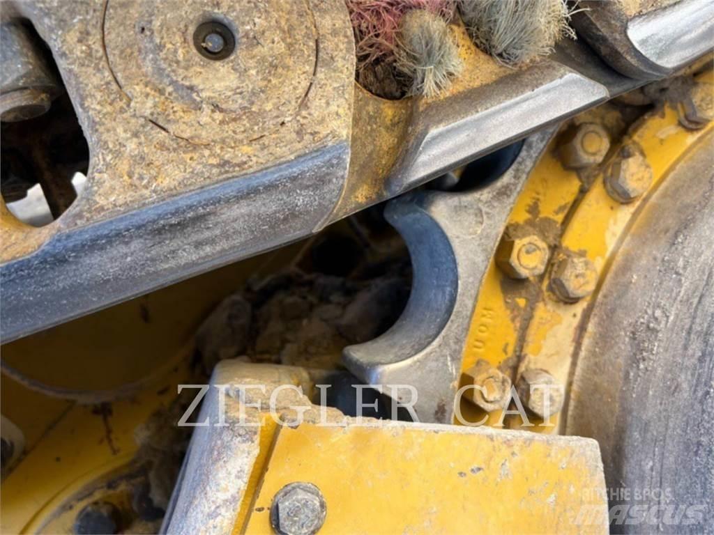 CAT 963K Kāpurķēžu iekrāvēji