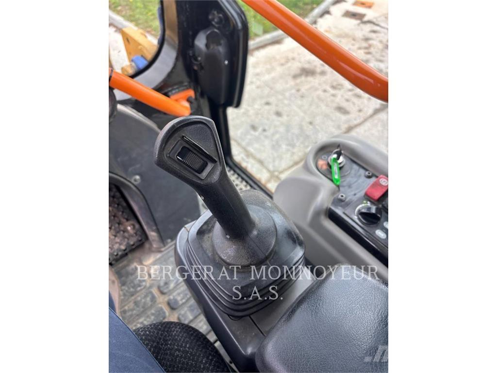 CAT 963K Kāpurķēžu iekrāvēji