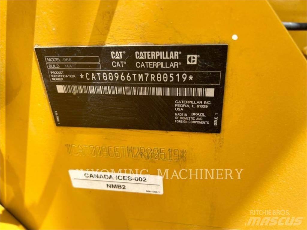 CAT 966 Iekrāvēji uz riteņiem