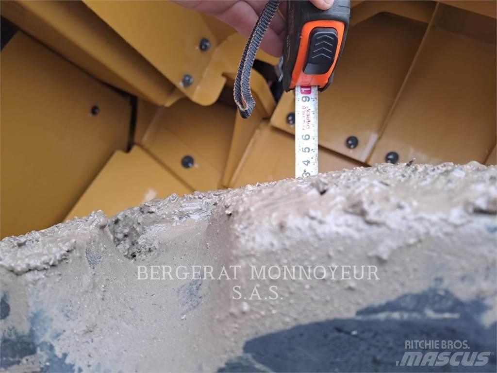CAT 966 Iekrāvēji uz riteņiem