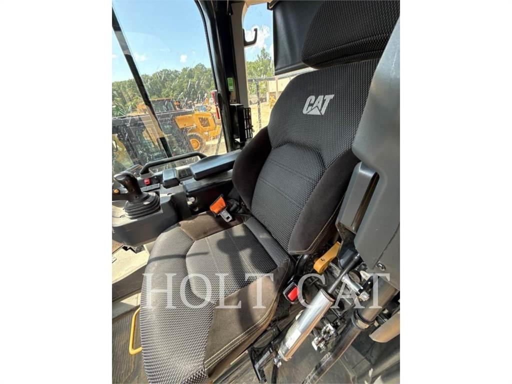 CAT 966 QC Iekrāvēji uz riteņiem