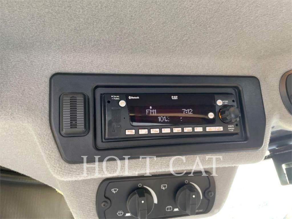 CAT 966 QC Iekrāvēji uz riteņiem