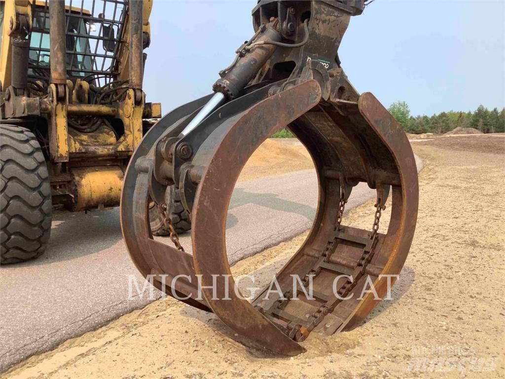 CAT 966G Iekrāvēji uz riteņiem