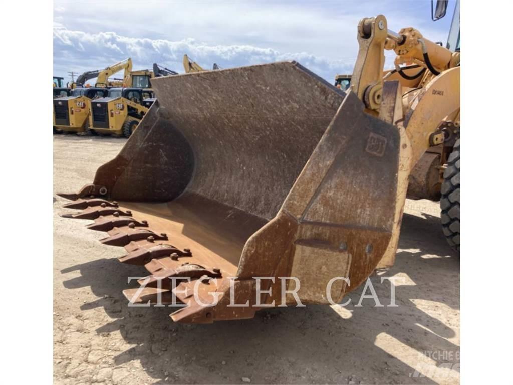 CAT 966G Iekrāvēji uz riteņiem