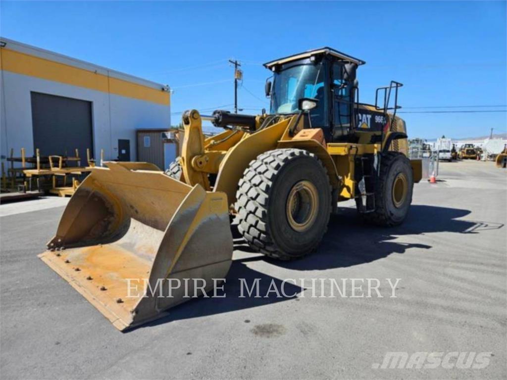 CAT 966K Iekrāvēji uz riteņiem