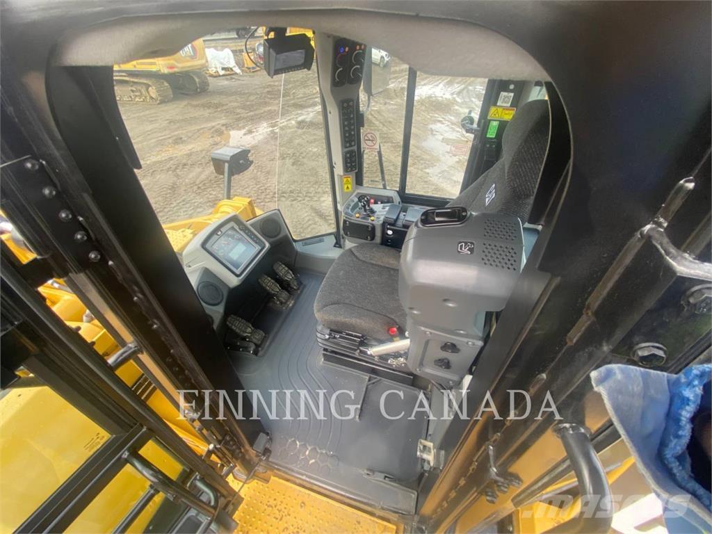 CAT 966K Iekrāvēji uz riteņiem