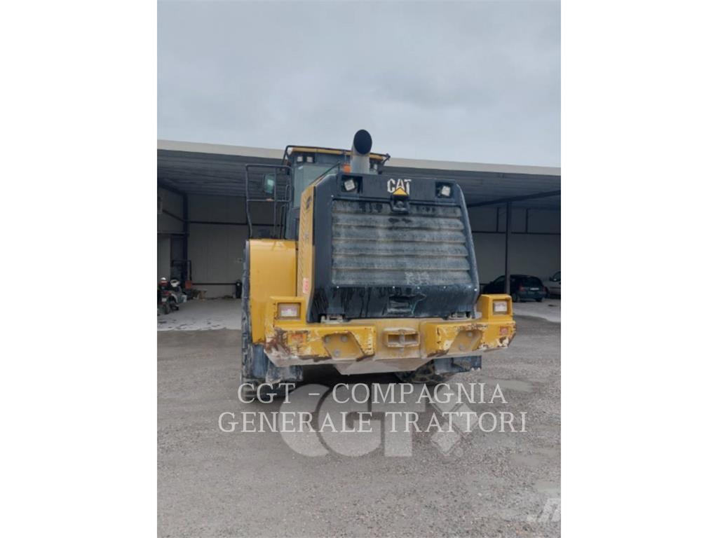 CAT 966K Iekrāvēji uz riteņiem