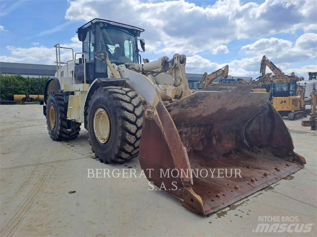 CAT 966M Iekrāvēji uz riteņiem