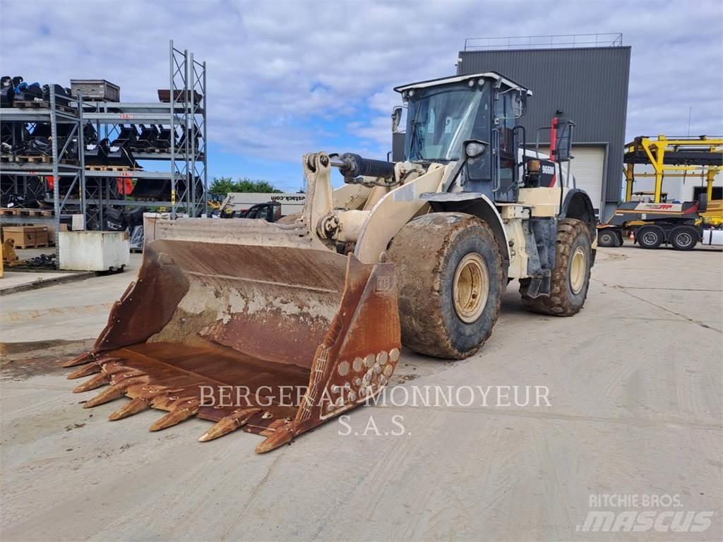 CAT 966M Iekrāvēji uz riteņiem