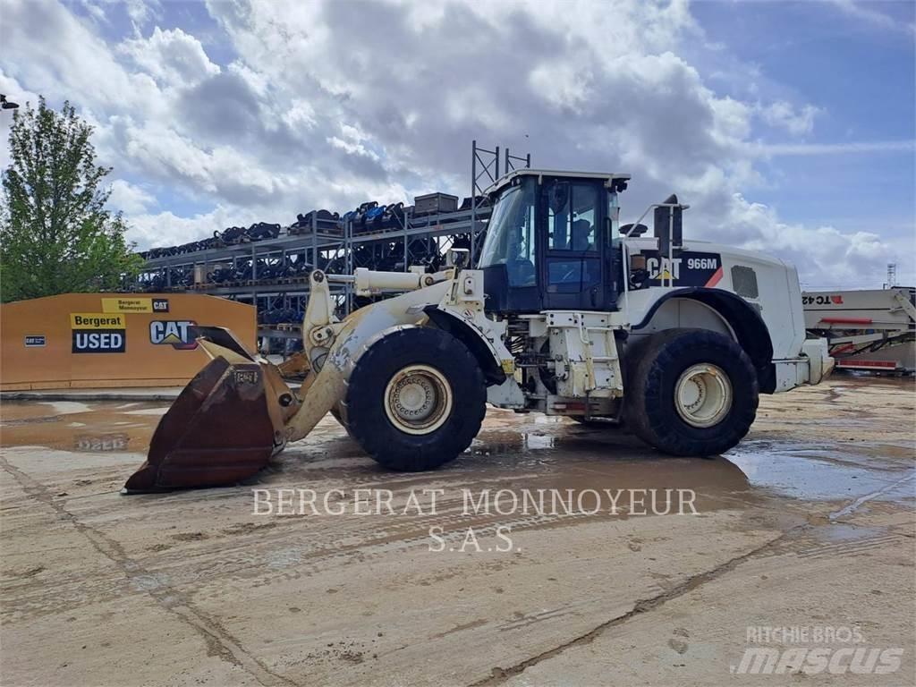 CAT 966M Iekrāvēji uz riteņiem