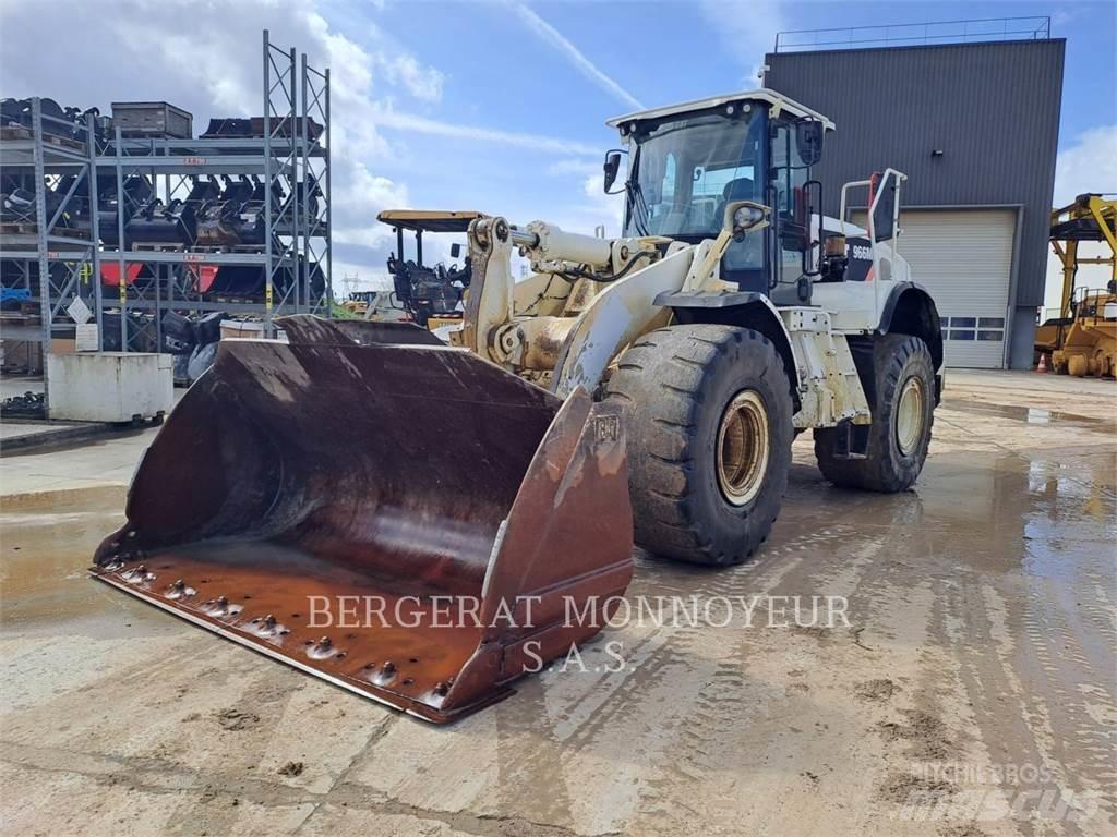 CAT 966M Iekrāvēji uz riteņiem