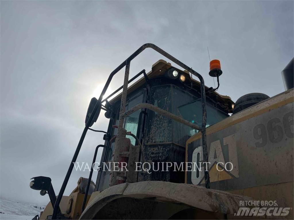 CAT 966M Iekrāvēji uz riteņiem