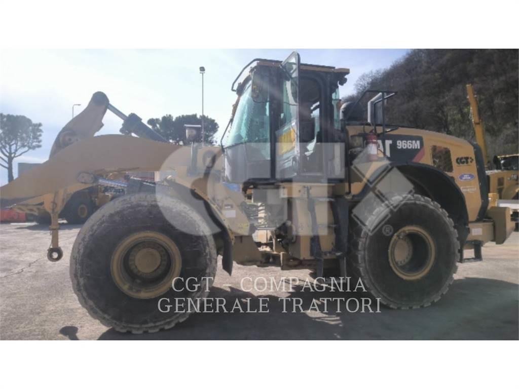CAT 966M Iekrāvēji uz riteņiem