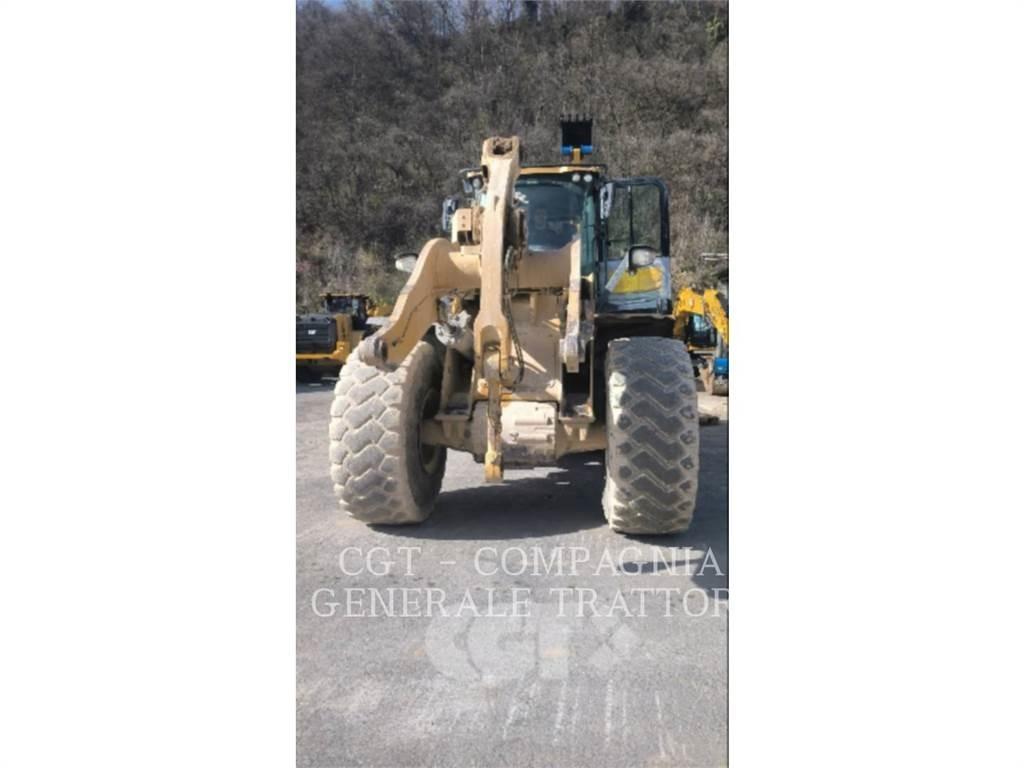 CAT 966M Iekrāvēji uz riteņiem